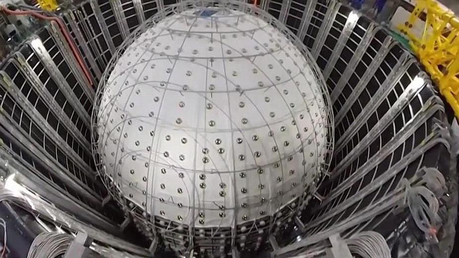 江門中微子實驗探測器主體建置完成