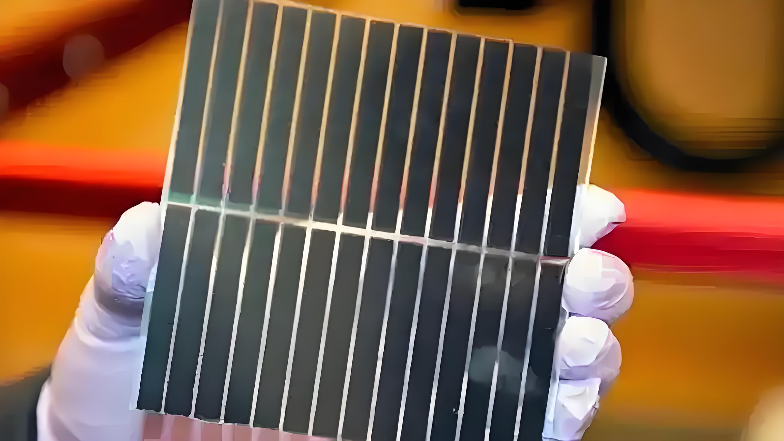 我科學家製備出高性能柔性疊層太陽電池