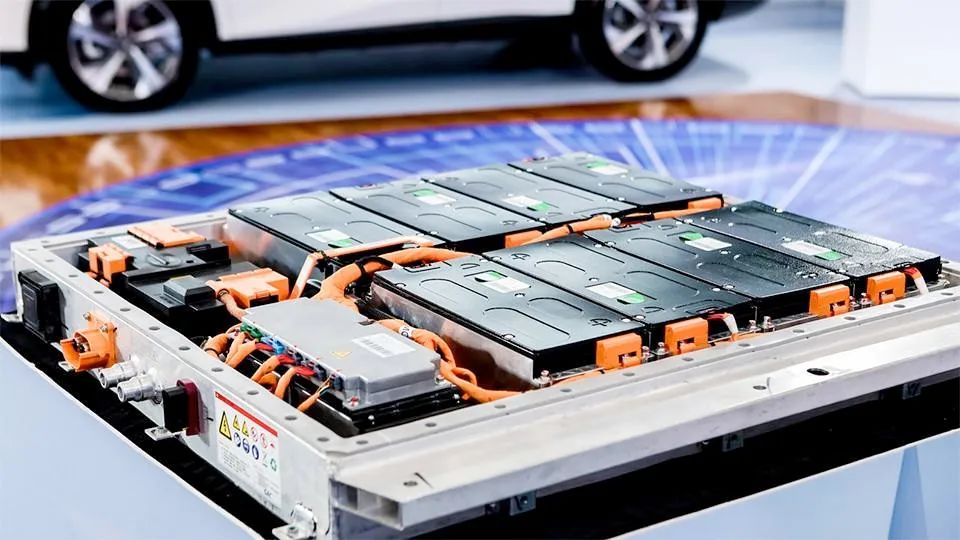 退役≠報廢 新能源車舊動力電池如何變廢為寶？