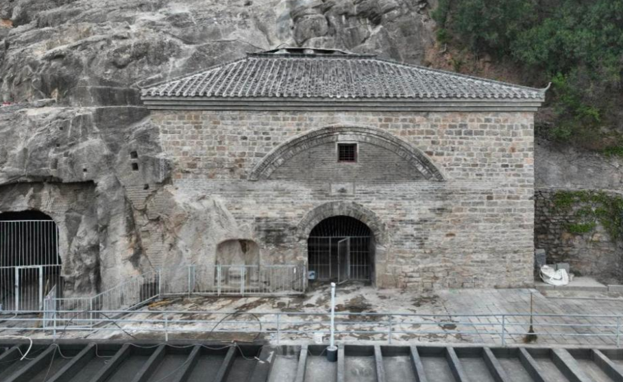 Stone carvings found inside cave of China's Longmen Grottoes