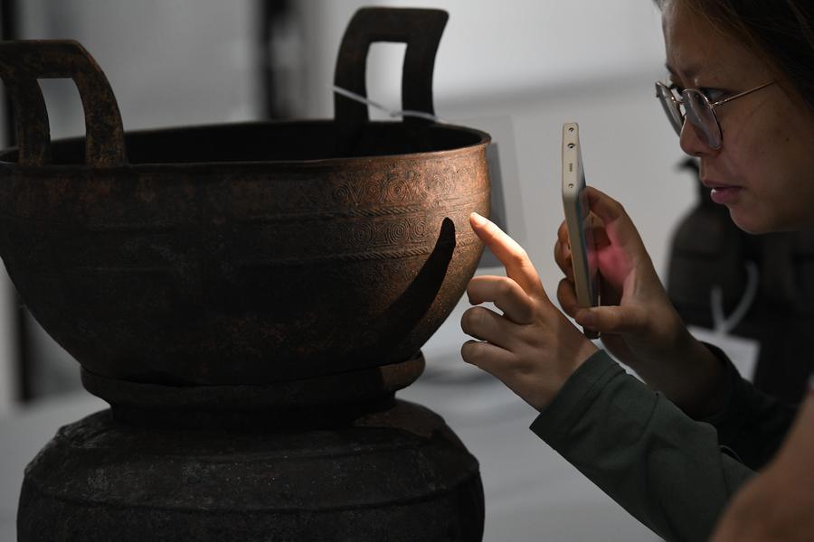 GLOBALink | A glimpse of archaeological excavation of Wuwangdun tomb in Anhui