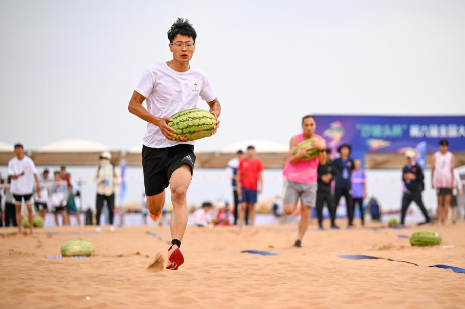 Desert fun games held at Shapotou scenic spot in NW China