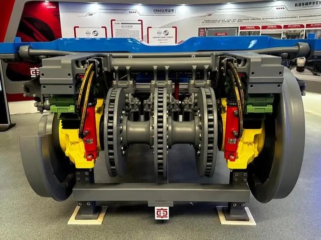 Chinese company unveils bogies for 400 km/h bullet trains