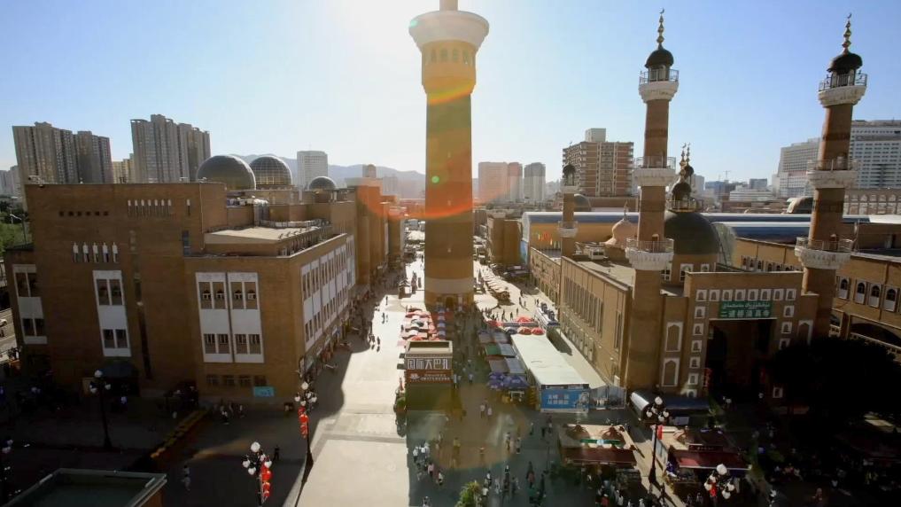 A visit to Xinjiang's iconic Grand Bazaar