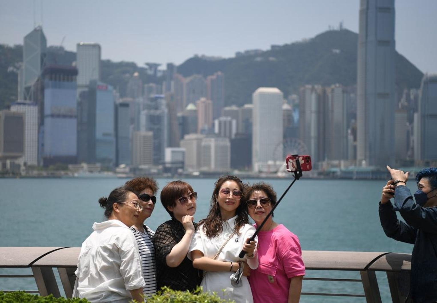 Hong Kong sees 40 pct rise in visitor arrivals in first nine months