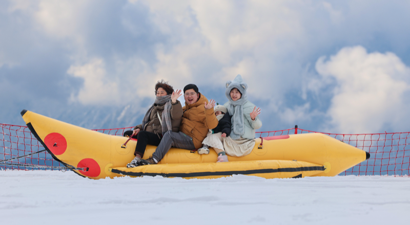 China's Sichuan attracts tourists with rich ice and snow resources