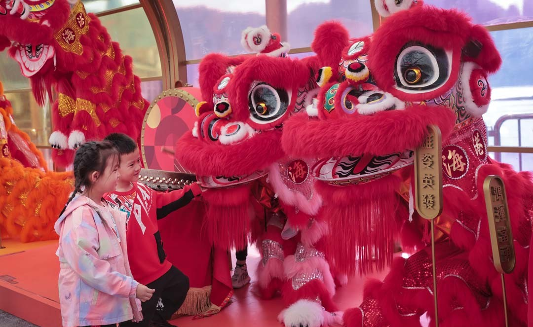 Lantern display, fairs prelude Hong Kong's Lunar New Year