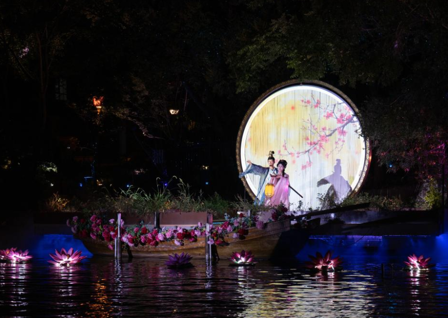 Ancient canal in China's Wuxi attracts more visitors with modern tech